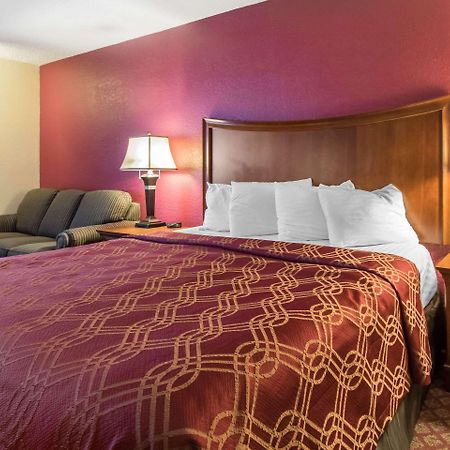 Econo Lodge Inn & Suites Joplin Exterior photo