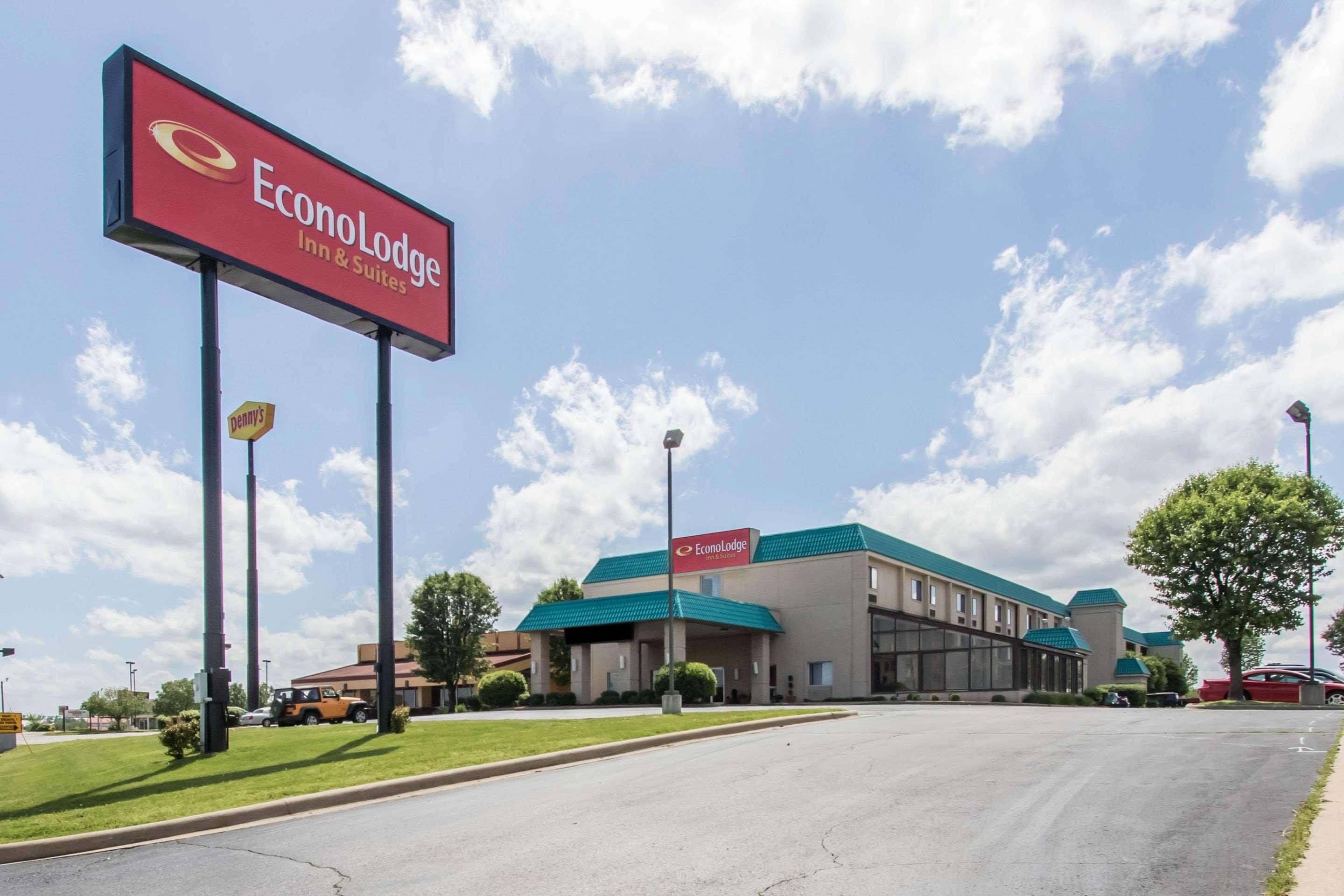 Econo Lodge Inn & Suites Joplin Exterior photo